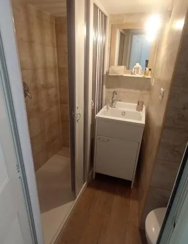 Nicaredda קטאניה